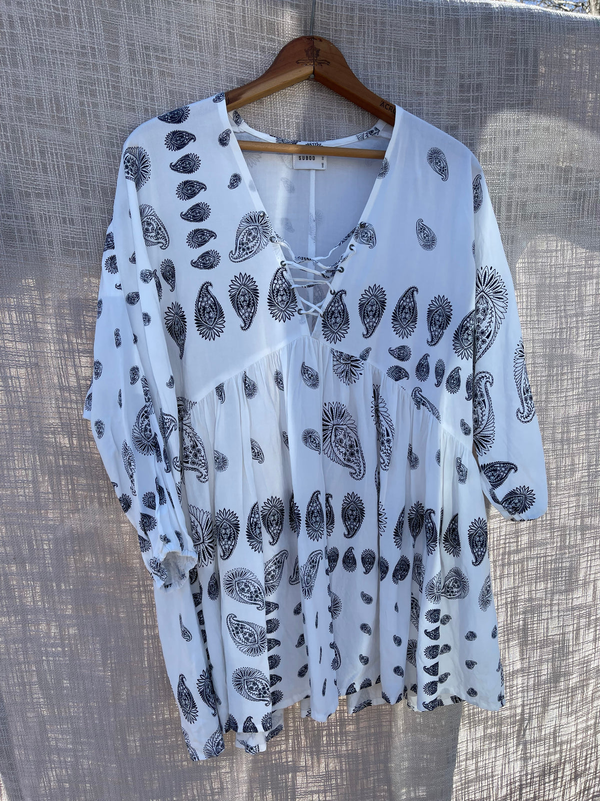 Paisley flowy bohostyle top